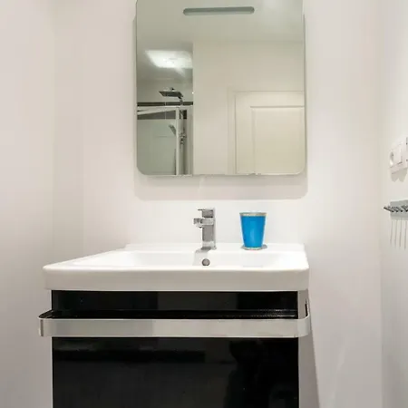 公寓 ⭐bright & Spacious 2br Scandinavian Design Flat With Balcony In Antibes⭐ *